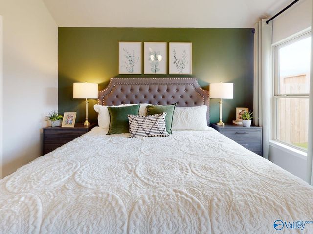 4021 White River, Decatur, AL 35603