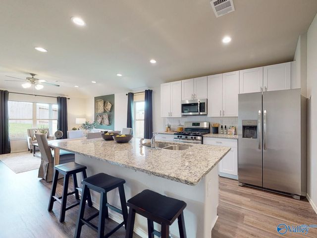 4021 White River, Decatur, AL 35603