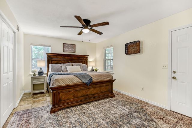 343 Plantation Avenue, Pottsboro, TX 75076