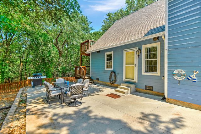 343 Plantation Avenue, Pottsboro, TX 75076