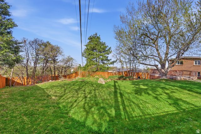 3720 E YOSEMITE DR, Salt Lake City, UT 84109