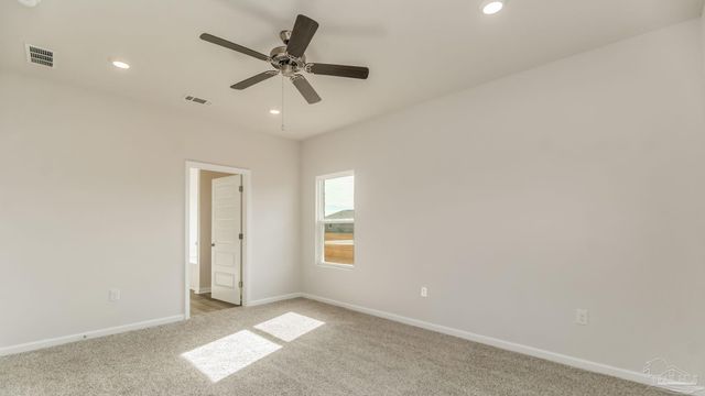 2043 Wiregrass St, Navarre, FL 32566