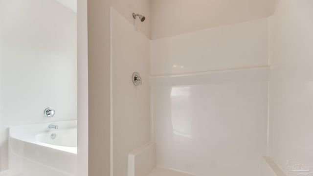 2043 Wiregrass St, Navarre, FL 32566