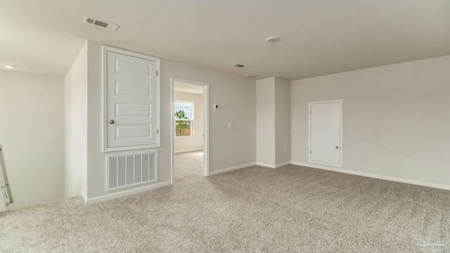 2043 Wiregrass St, Navarre, FL 32566