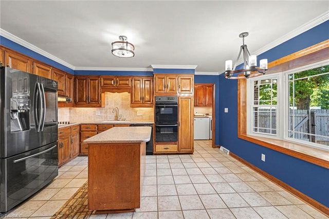 8025 Reynolda Road, Pfafftown, NC 27040
