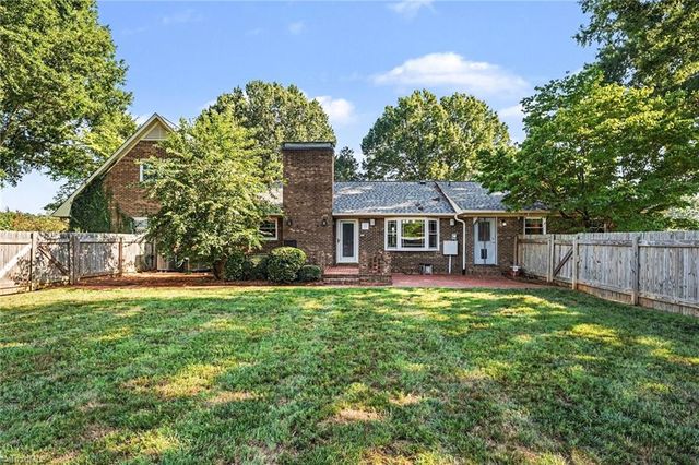 8025 Reynolda Road, Pfafftown, NC 27040