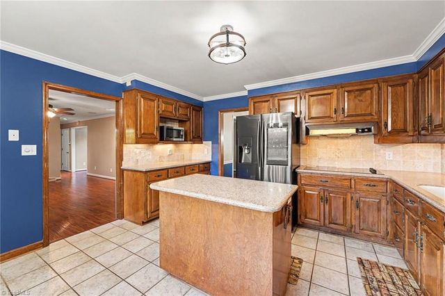 8025 Reynolda Road, Pfafftown, NC 27040