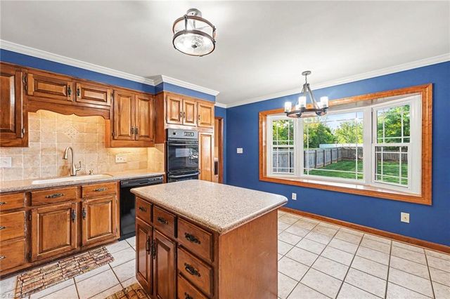 8025 Reynolda Road, Pfafftown, NC 27040