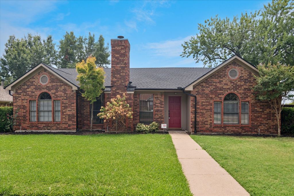 928 Ledgemont Drive, Plano, TX 75025