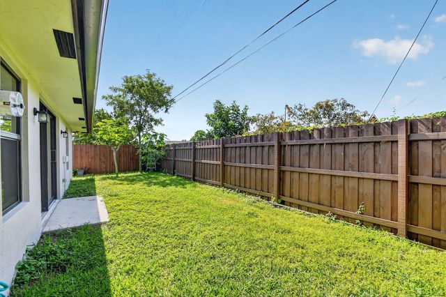 4944 Mcconnell Street, Lake Worth, FL 33463