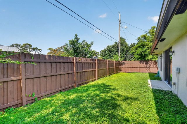 4944 Mcconnell Street, Lake Worth, FL 33463