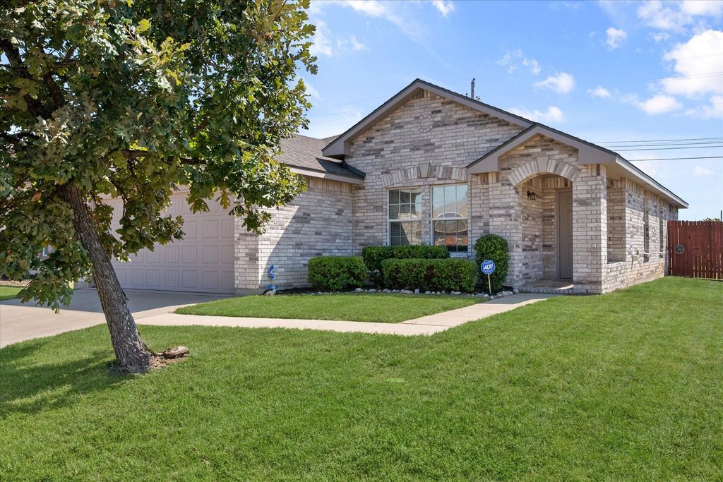 9100 Noontide Drive, Fort Worth, TX 76179 — exterior