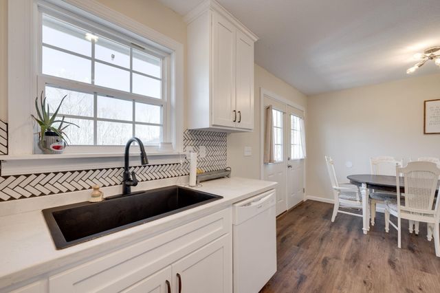 511 Black Mountain Road, Dunlap, TN 37327