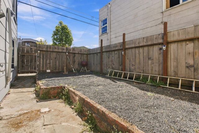 400 Munich Street, San Francisco, CA 94112