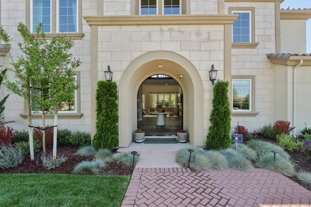 18600 Corte Arcangel, Morgan Hill, CA 95037