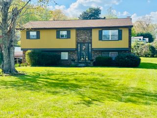 1303 East 10th Avenue, Johnson City, TN 37601