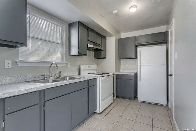 7575 Windsor Oaks, San Antonio, TX 78239