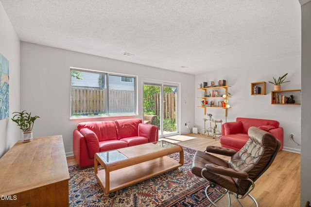 220 Elizabeth Street Apt E7, Chapel Hill, NC 27514