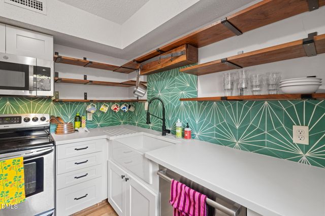 220 Elizabeth Street Apt E7, Chapel Hill, NC 27514