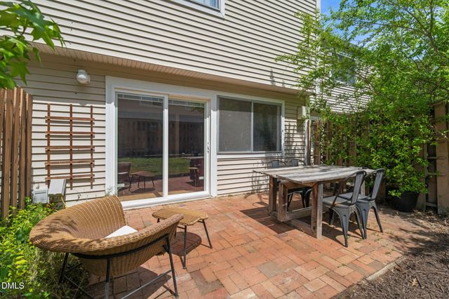 220 Elizabeth Street Apt E7, Chapel Hill, NC 27514