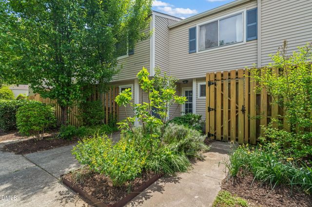 220 Elizabeth Street Apt E7, Chapel Hill, NC 27514