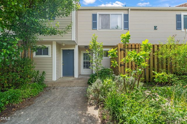 220 Elizabeth Street Apt E7, Chapel Hill, NC 27514