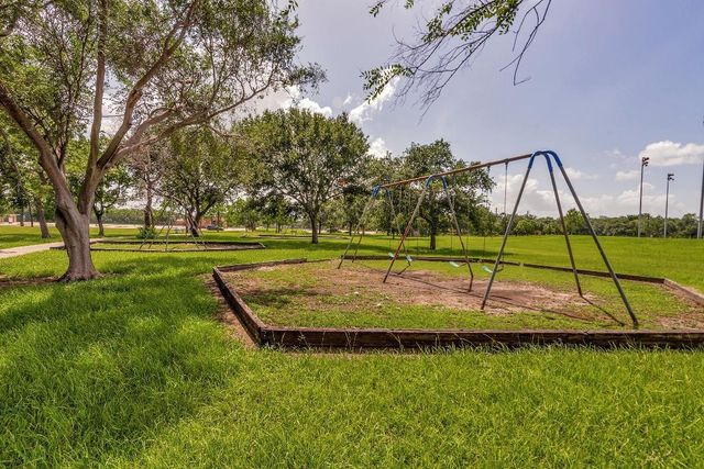 12807 Maybank Shores Court, Houston, TX 77045