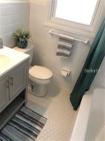 2220 5TH AVENUE N, St Petersburg, FL 33713