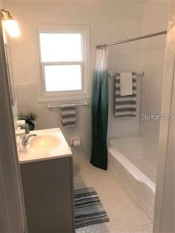 2220 5TH AVENUE N, St Petersburg, FL 33713