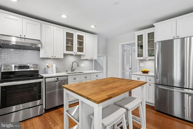 11507 FARMLAND DR, Rockville, MD 20852