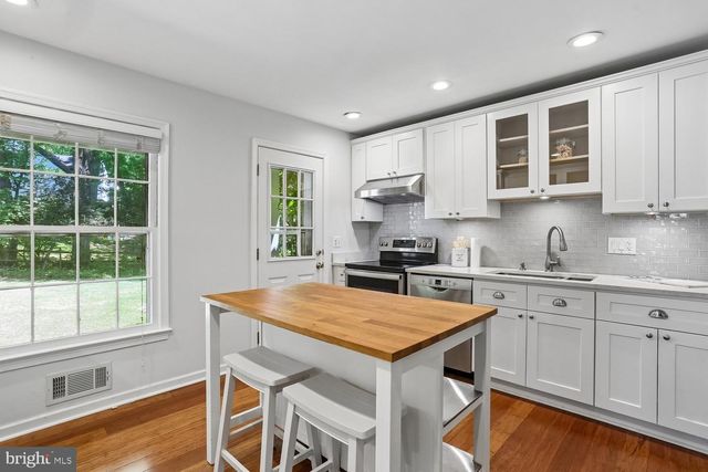 11507 FARMLAND DR, Rockville, MD 20852