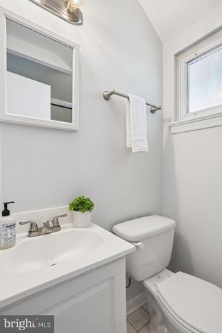 11507 FARMLAND DR, Rockville, MD 20852