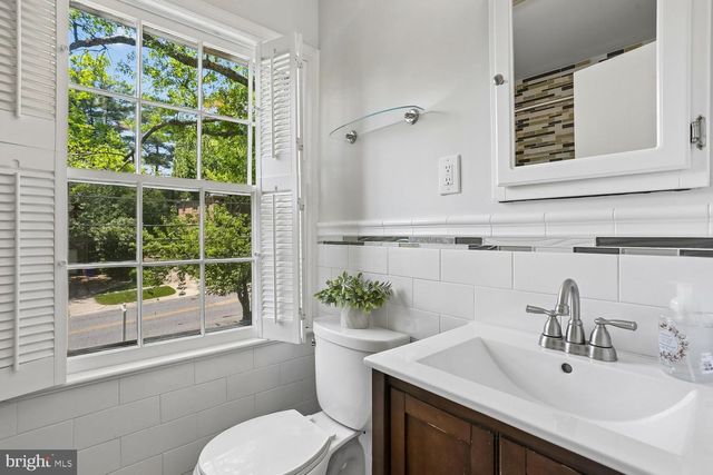 11507 FARMLAND DR, Rockville, MD 20852