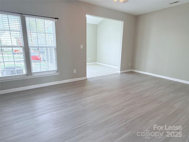 4917 Sunburst Lane, Charlotte, NC 28213