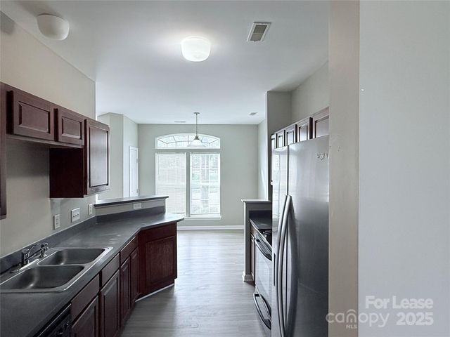 4917 Sunburst Lane, Charlotte, NC 28213