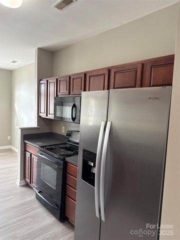 4917 Sunburst Lane, Charlotte, NC 28213