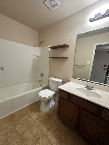 2425 Loreto Drive, Fort Worth, TX 76177