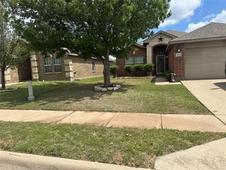 2425 Loreto Drive, Fort Worth, TX 76177