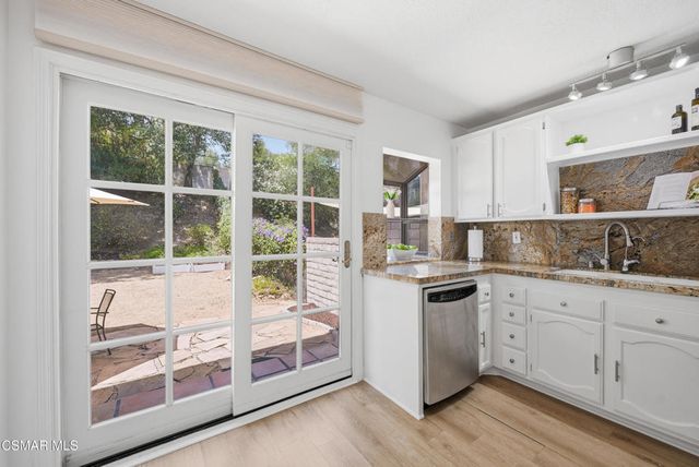 29633 Strawberry Hill Drive, Agoura Hills, CA 91301