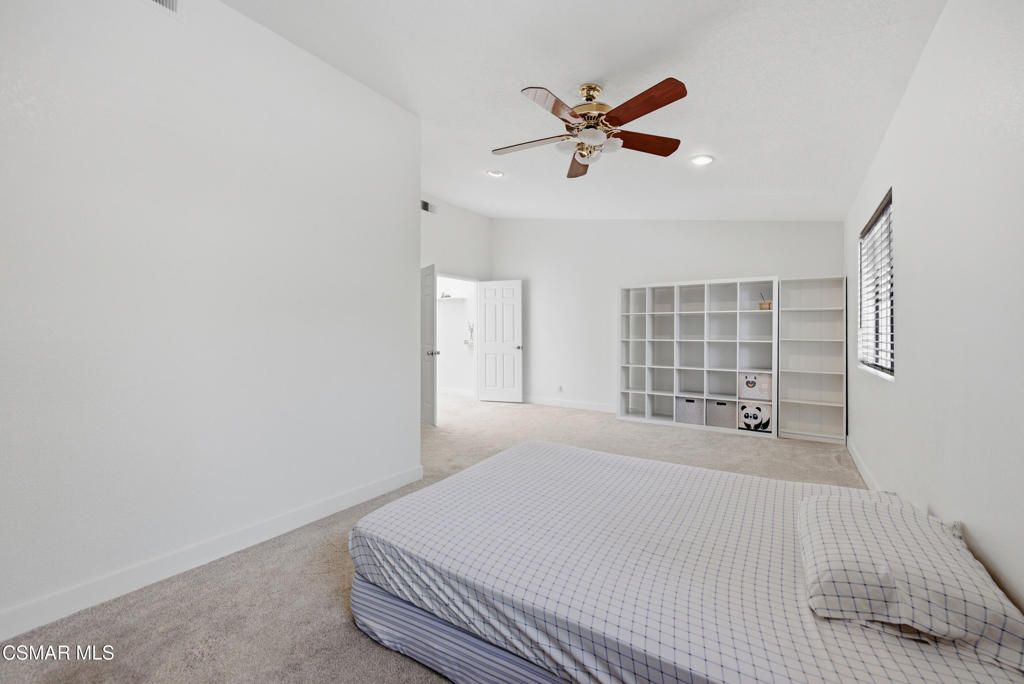 Image 12 of property listing at 29633 Strawberry Hill Drive, Agoura Hills, CA 91301