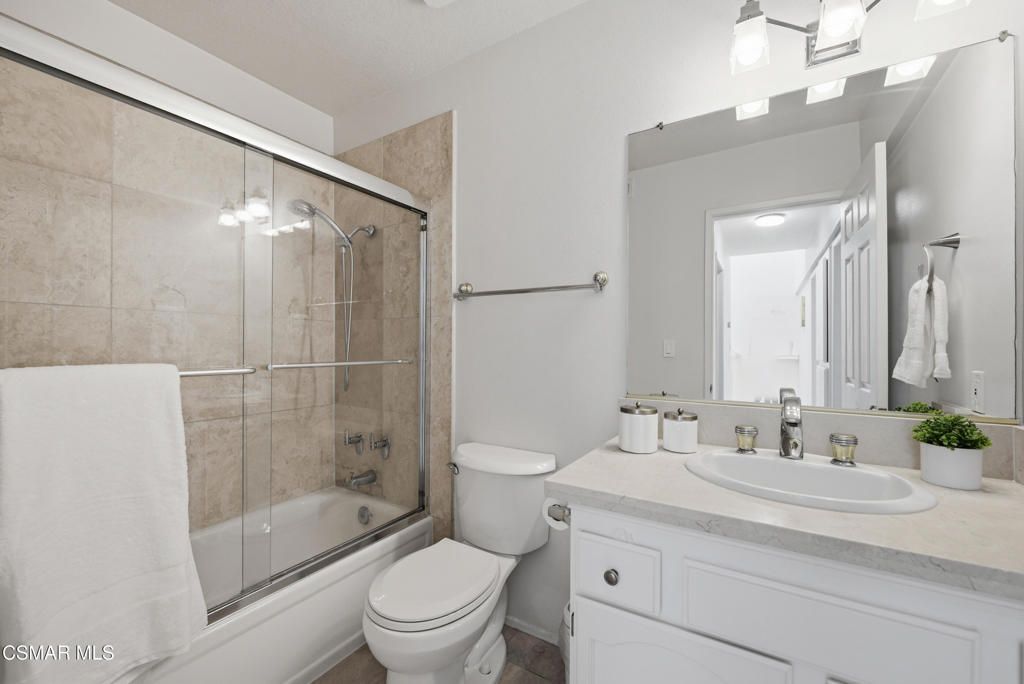 Image 18 of property listing at 29633 Strawberry Hill Drive, Agoura Hills, CA 91301