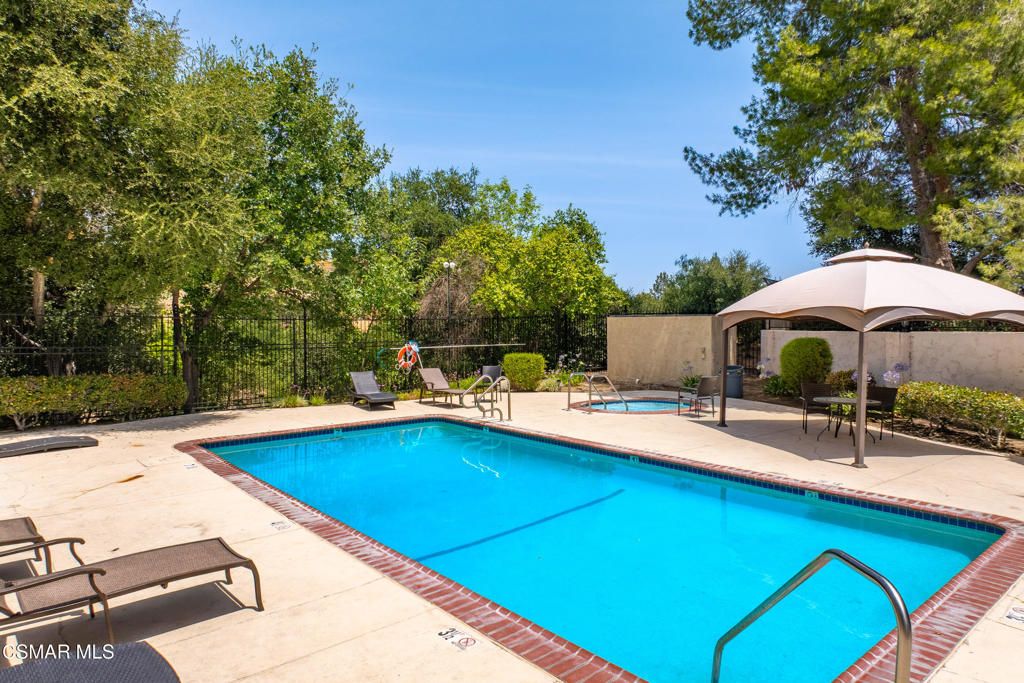 Image 25 of property listing at 29633 Strawberry Hill Drive, Agoura Hills, CA 91301