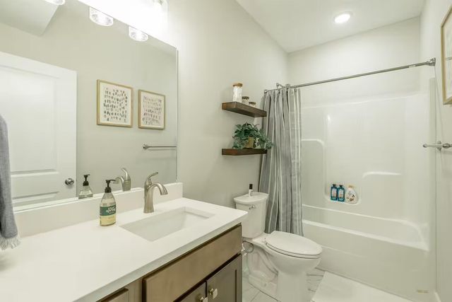917 E 17th Street 105, Chattanooga, TN 37408