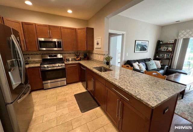 3111 Windsor Park Court 3111, Englewood, NJ 07631