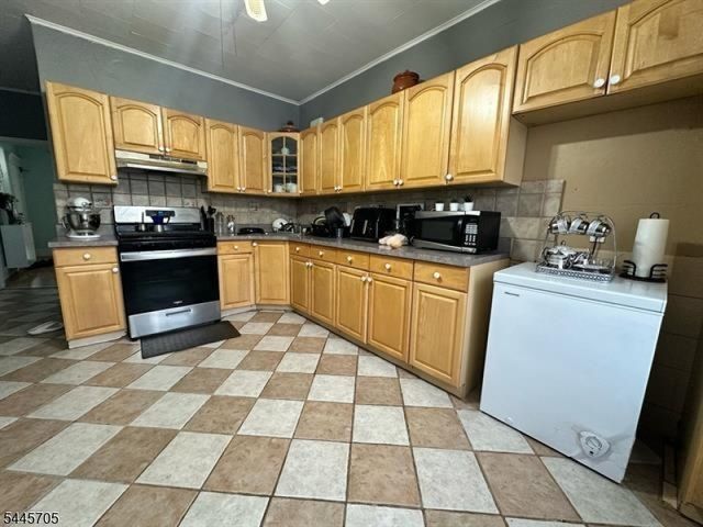 163 W 24Th St, Bayonne City, NJ 07002
