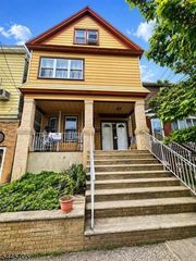 163 W 24Th St, Bayonne City, NJ 07002
