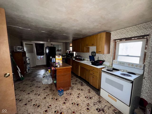 2192 E 300 N, Crawfordsville, IN 47933