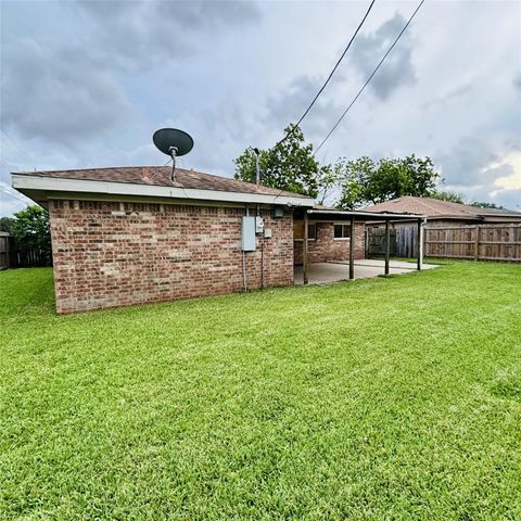 2902 19th Avenue N, Texas City, TX 77590