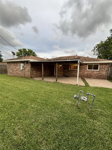 2902 19th Avenue N, Texas City, TX 77590