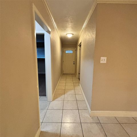 2902 19th Avenue N, Texas City, TX 77590